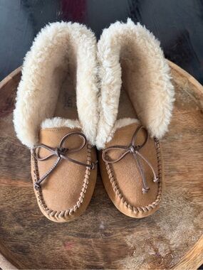 UGG Women's Tasman Shearling-Lined Chestnut Moccasin Slippers size 8